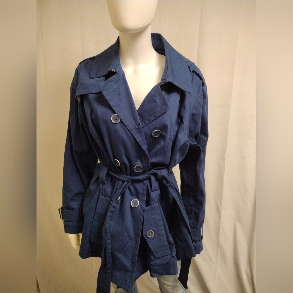 Joan Rivers Coat - Picture 10 of 10